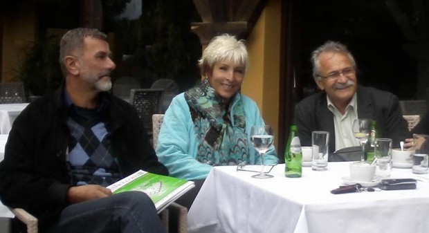 Prijateljski susret na Zlatiboru, Dragana Trivuna i Snezane S. Milojevic sa urednikom Medici .com prim.dr. Momirom Puscem, koji je objavio reportazu, projekta "ILCO".